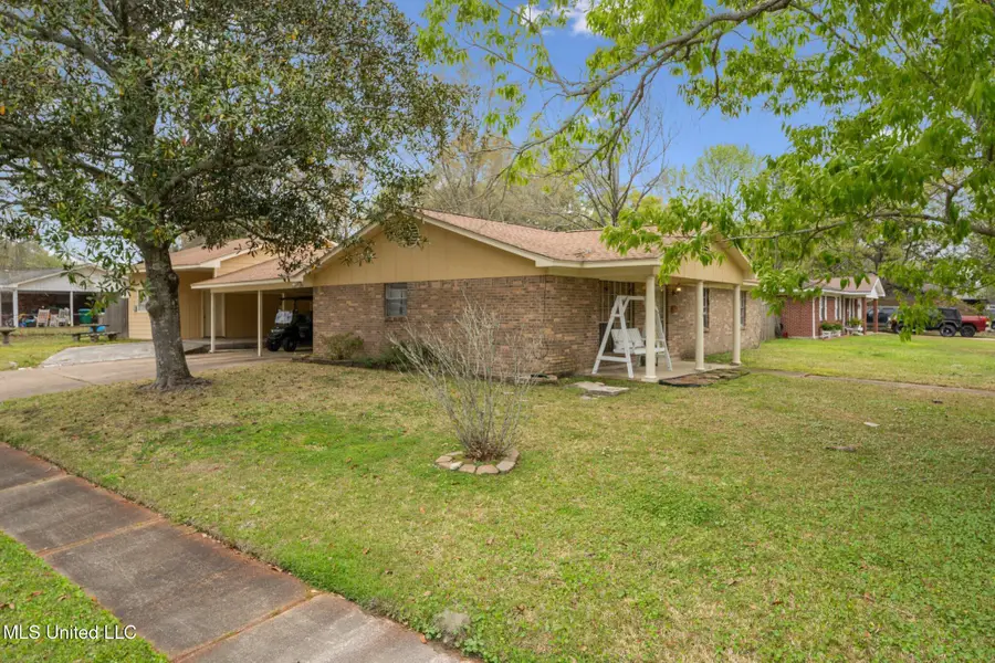 268 Mccool Street, Ocean Springs, MS 39564 - #2