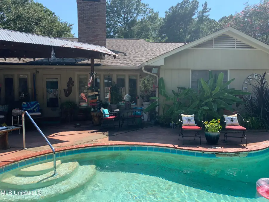 50 Woodridge Place, Jackson, MS 39211 - Image #2