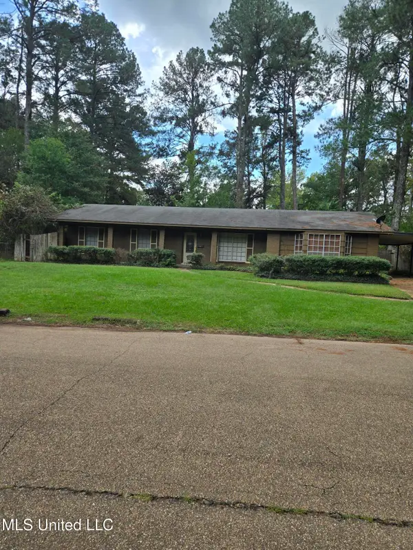 1967 Teakwood Drive, Jackson, MS 39212