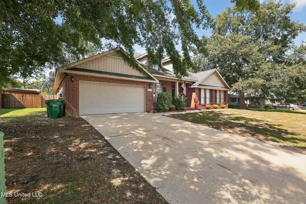 125 Brackish Place, Ocean Springs, MS 39564