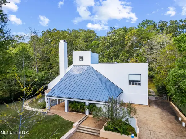 2426 Eastover Drive, Jackson, MS 39211