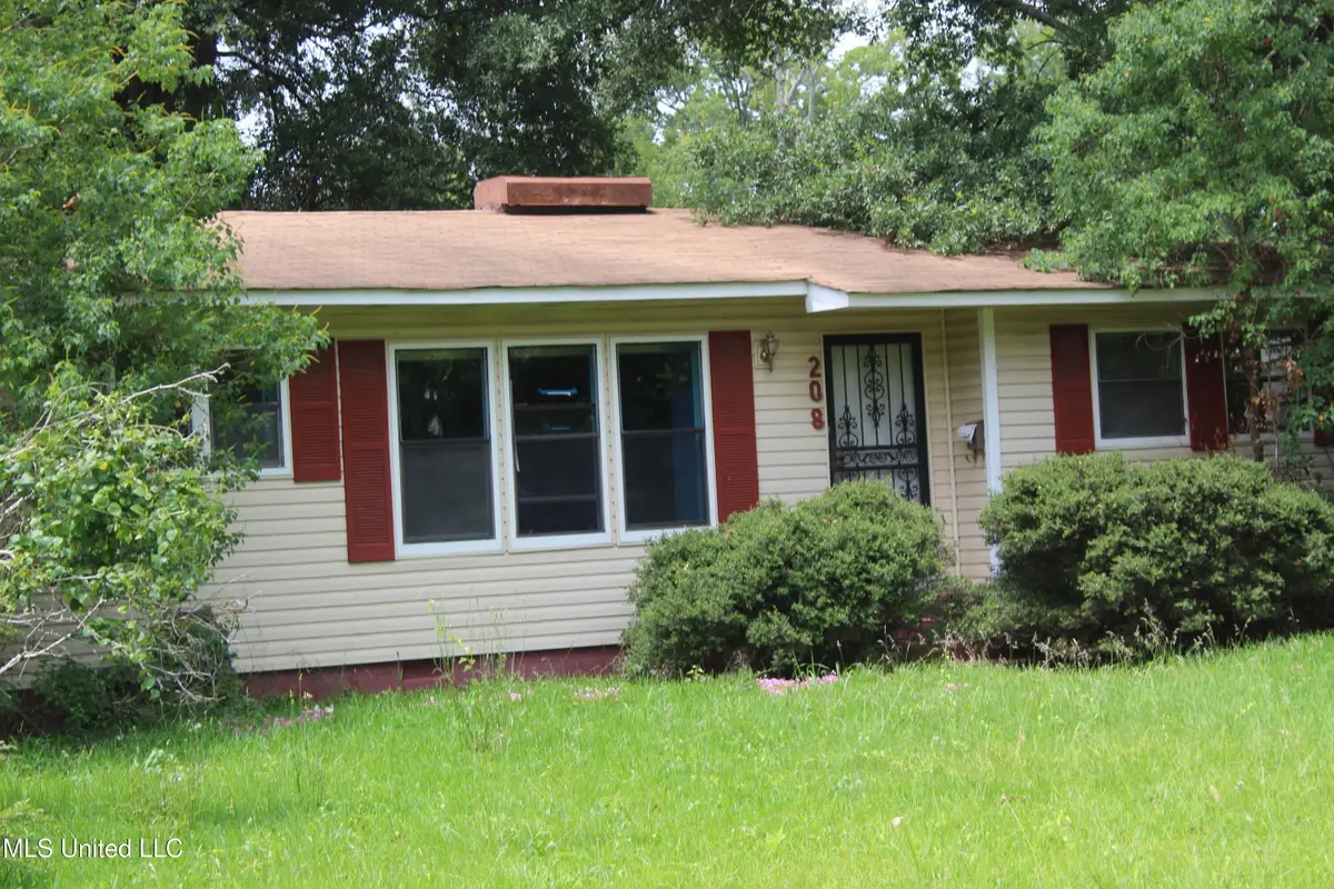 208 W Monroe Avenue, Greenwood, MS 38930 - Image #1