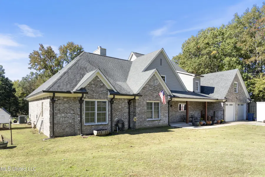 4065 Misty Oaks Cove, Nesbit, MS 38651 - Image #3