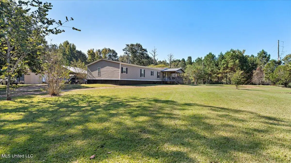 3064 E E Whitworth Street, Hazlehurst, MS 39083 - Image #1