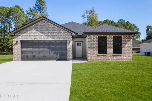 2840 Honduras Drive, Gautier, MS 39553