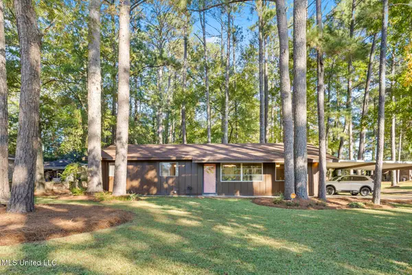 110 Pine Hill Circle, Florence, MS 39073