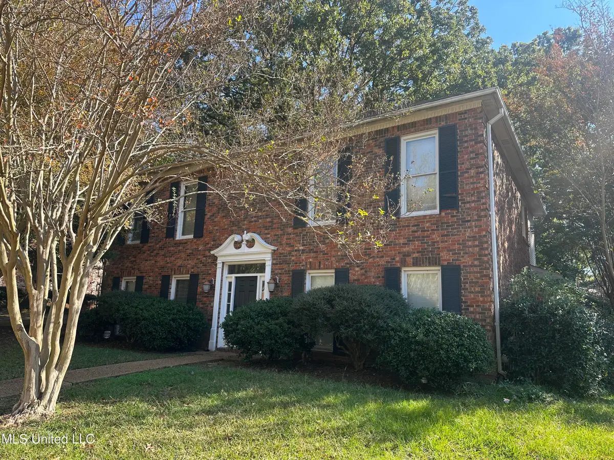 43 S Crownpointe Drive, Jackson, MS 39211 - Image #1