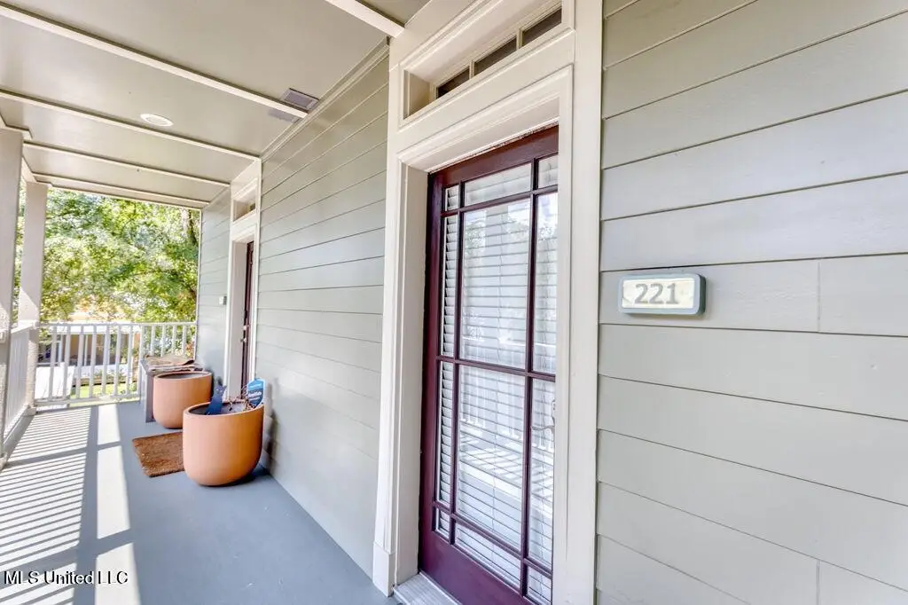 922 Porter Avenue, Ocean Springs, MS 39564 - Image #1