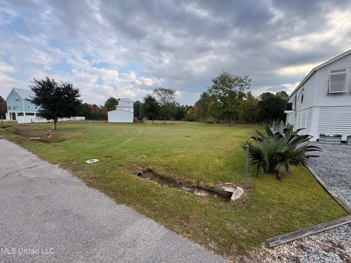 300 Market Street, Waveland, MS 39576 - Image #1