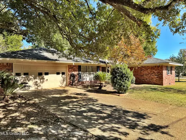 670 Ahihi Street, Diamondhead, MS 39525