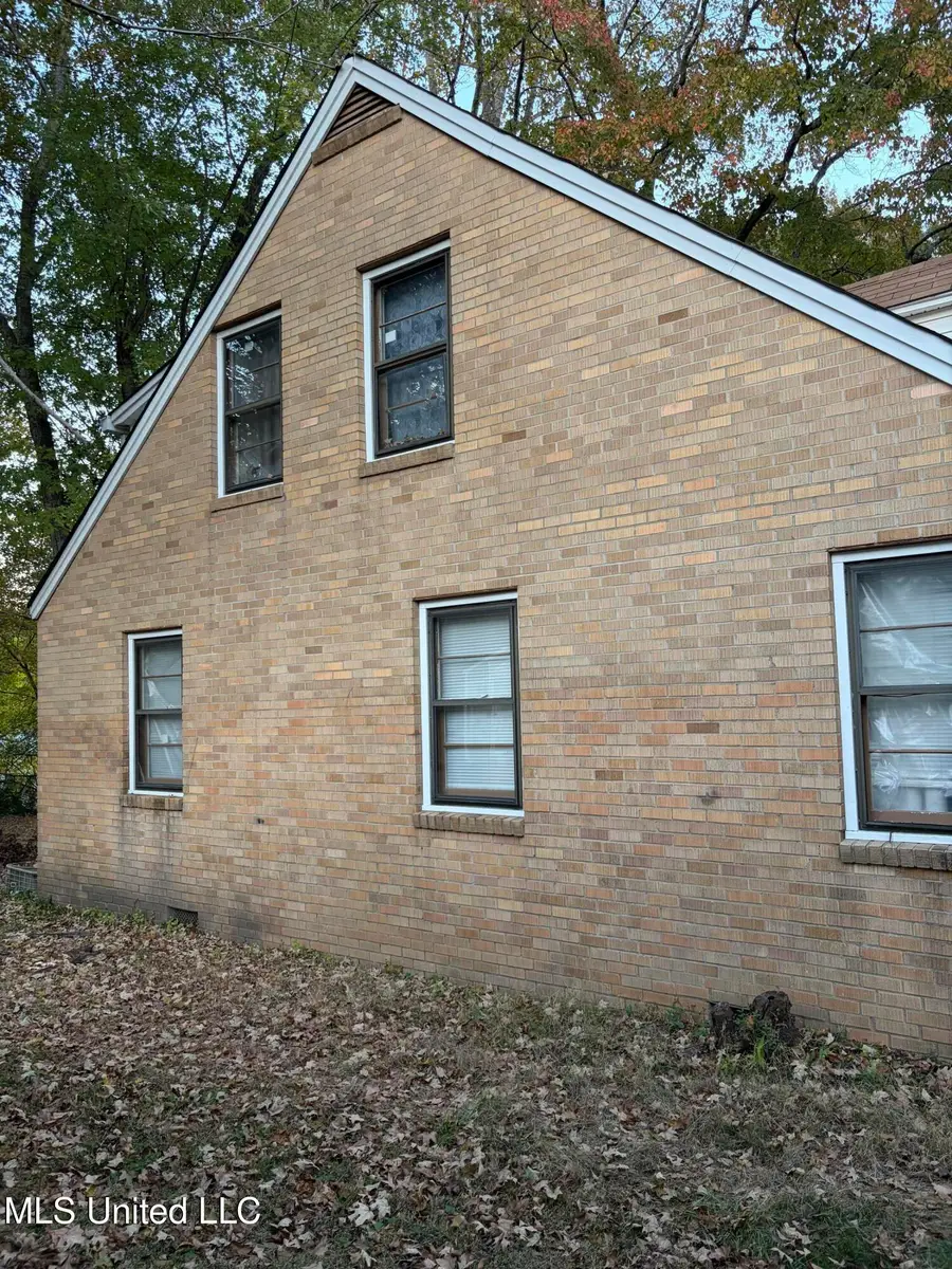 370 E College Avenue, Holly Springs, MS 38635 - Image #2