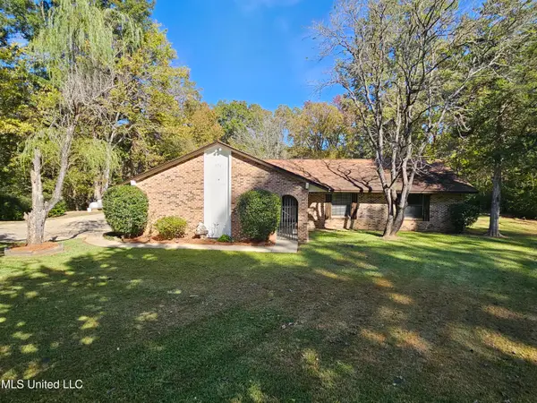 102 Magnolia Circle, Vicksburg, MS 39180