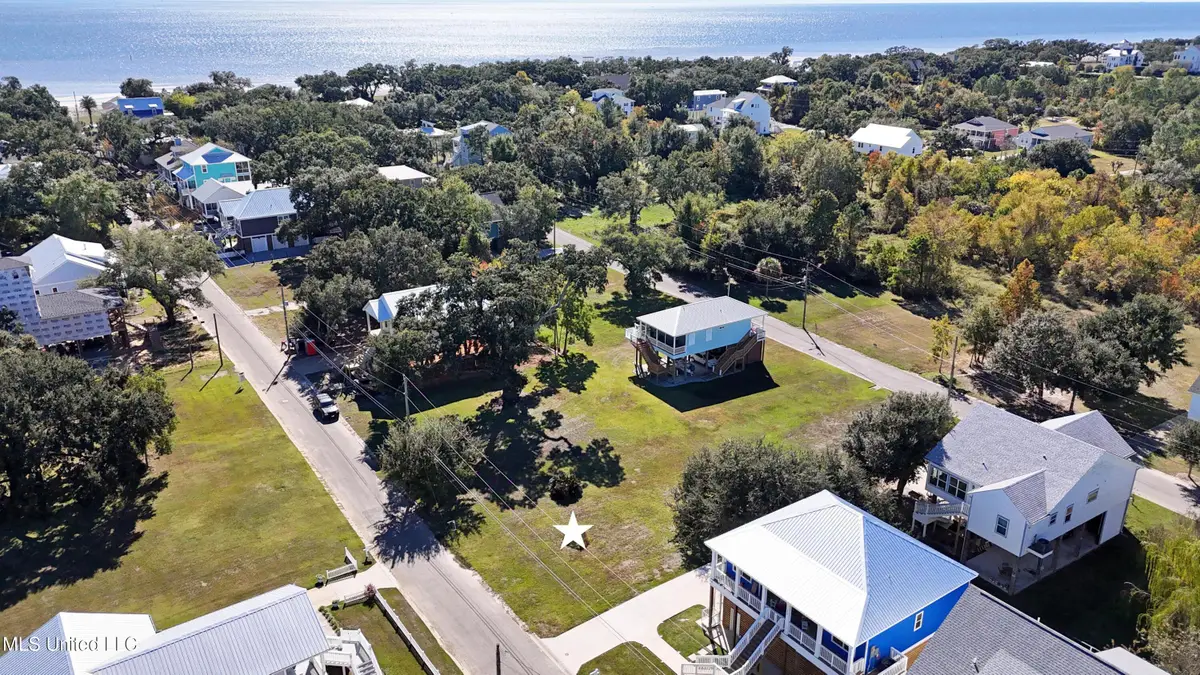 129 Beachview Drive, Pass Christian, MS 39571 - Image #1