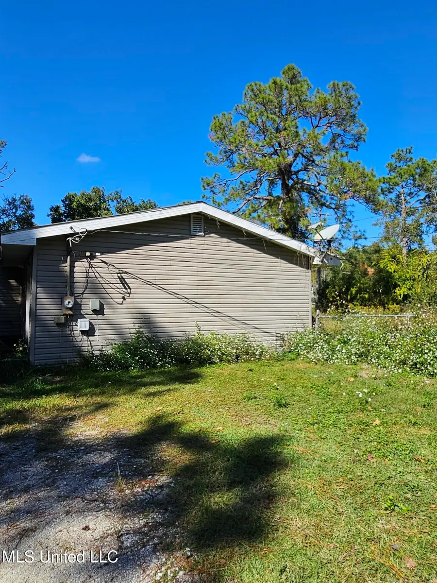 2121 Graveline Road, Gautier, MS 39553 - Image #2