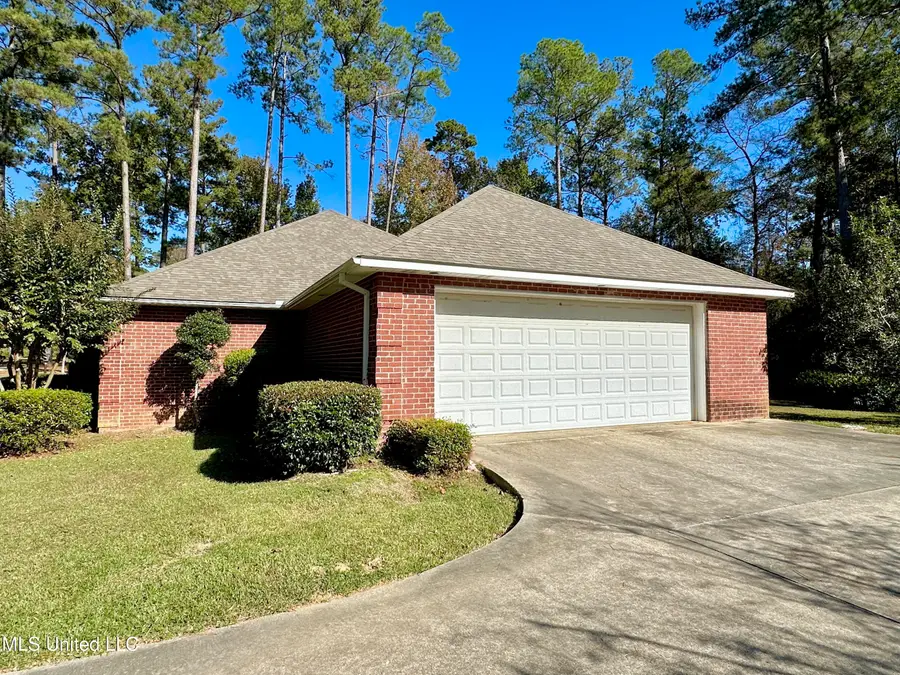 306 Cherokee Drive, McComb, MS 39648 - Image #2