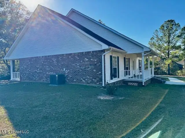 95 Ridgeland Drive, Carriere, MS 39426 - Image #3