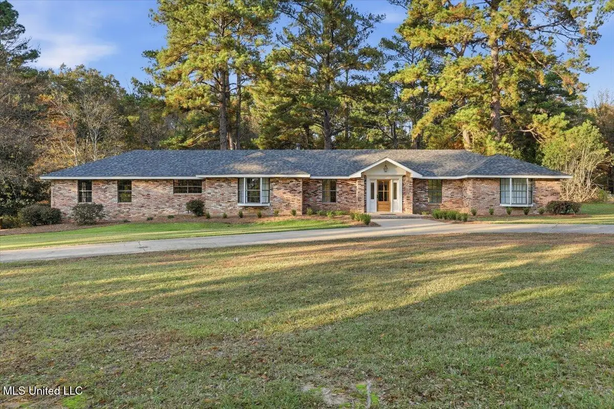 14 Sylwood Place, Jackson, MS 39209 - Image #1