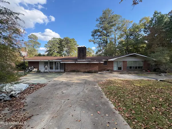 55 Oak Crest Drive, Laurel, MS 39440