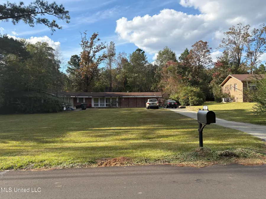 55 Oak Crest Drive, Laurel, MS 39440 - Image #2
