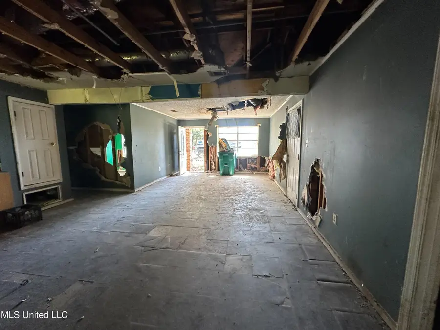 3307 Middle Avenue, Pascagoula, MS 39581 - Image #2