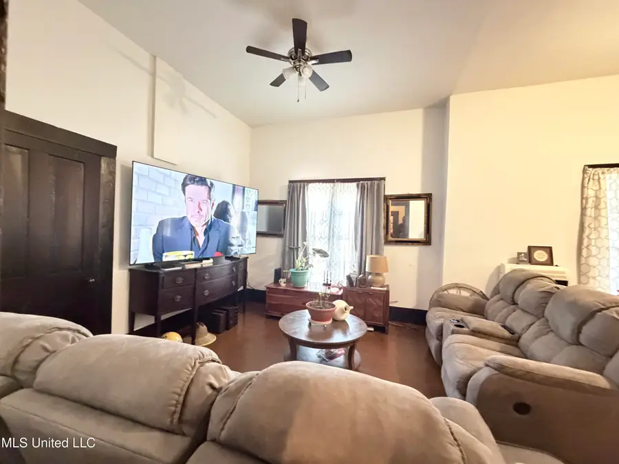 311 Range Avenue, Philadelphia, MS 39350 - Image #3