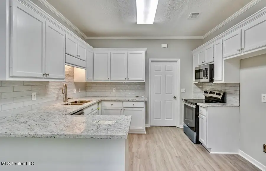 301 White Oak Drive, Brandon, MS 39047 - Image #2