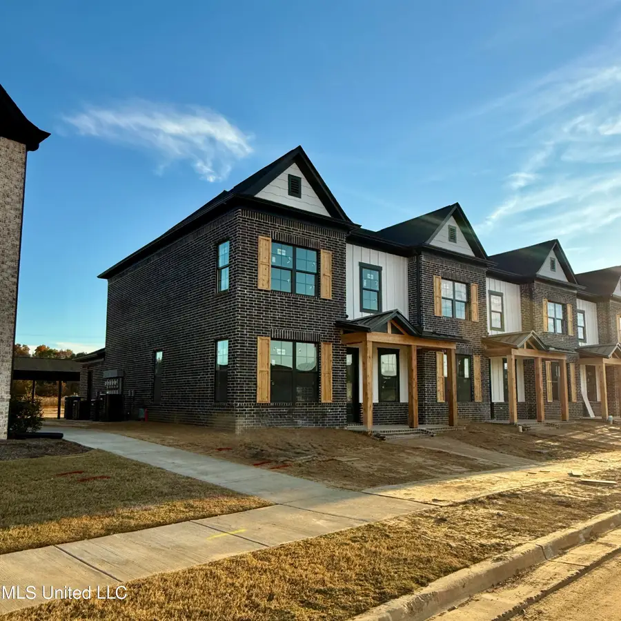 713 Bolivar Drive, Nesbit, MS 38651 - Image #2