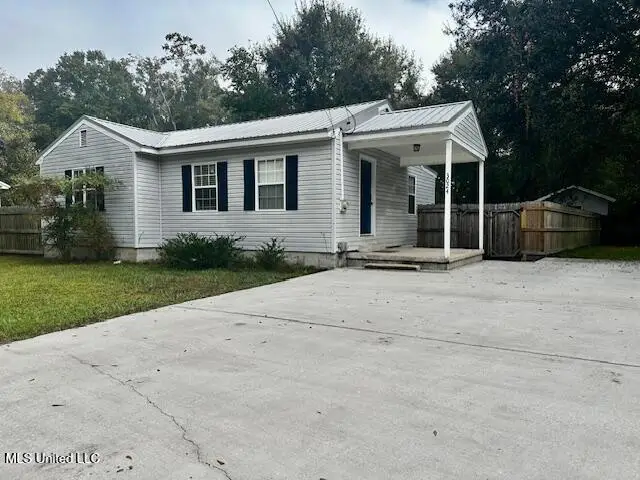 3024 Woodlawn Avenue, Moss Point, MS 39563 - Image #1