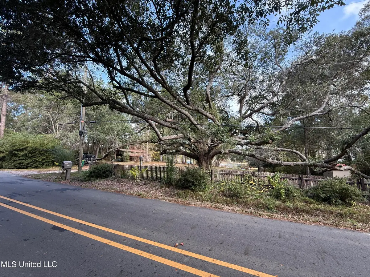 16404 W Lake Drive, Vancleave, MS 39565 - Image #1