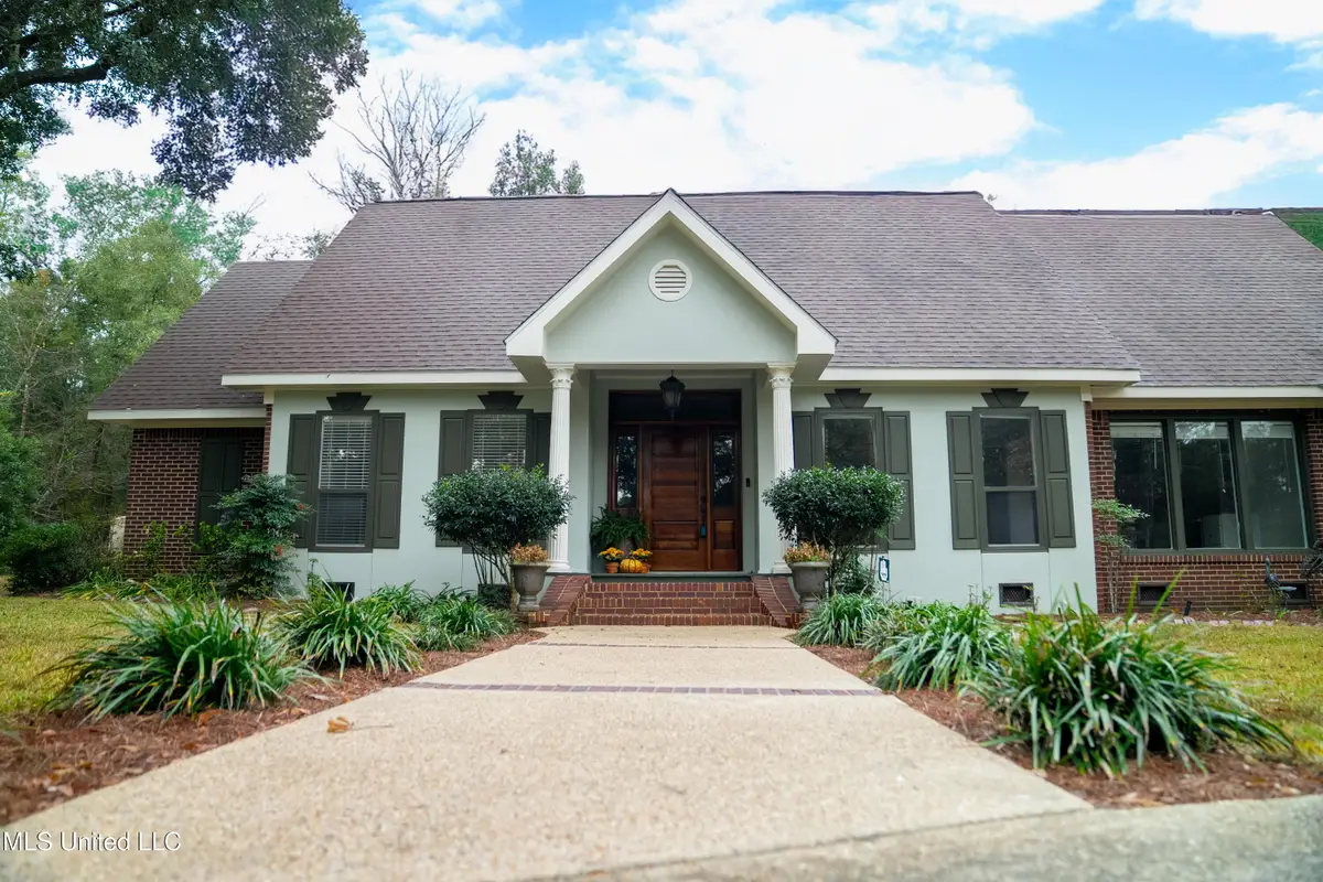 14188 Longwood Circle, Diberville, MS 39540 - Image #1