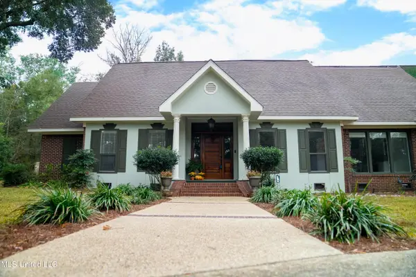 14188 Longwood Circle, D'Iberville, MS 39540