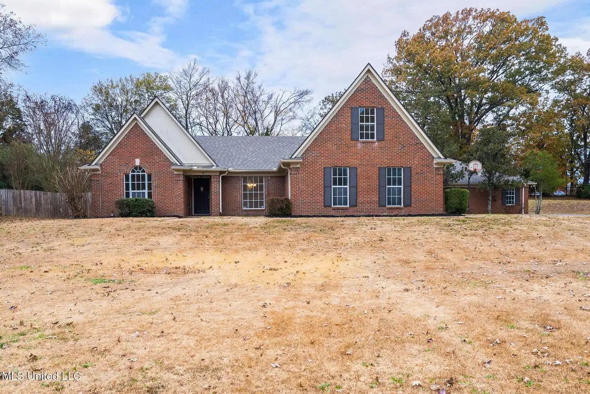 33 W Foxwood Circle, Hernando, MS 38632 - Image #1