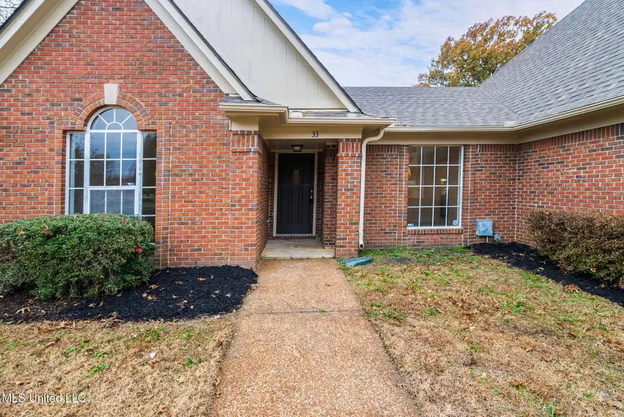 33 W Foxwood Circle, Hernando, MS 38632 - Image #2
