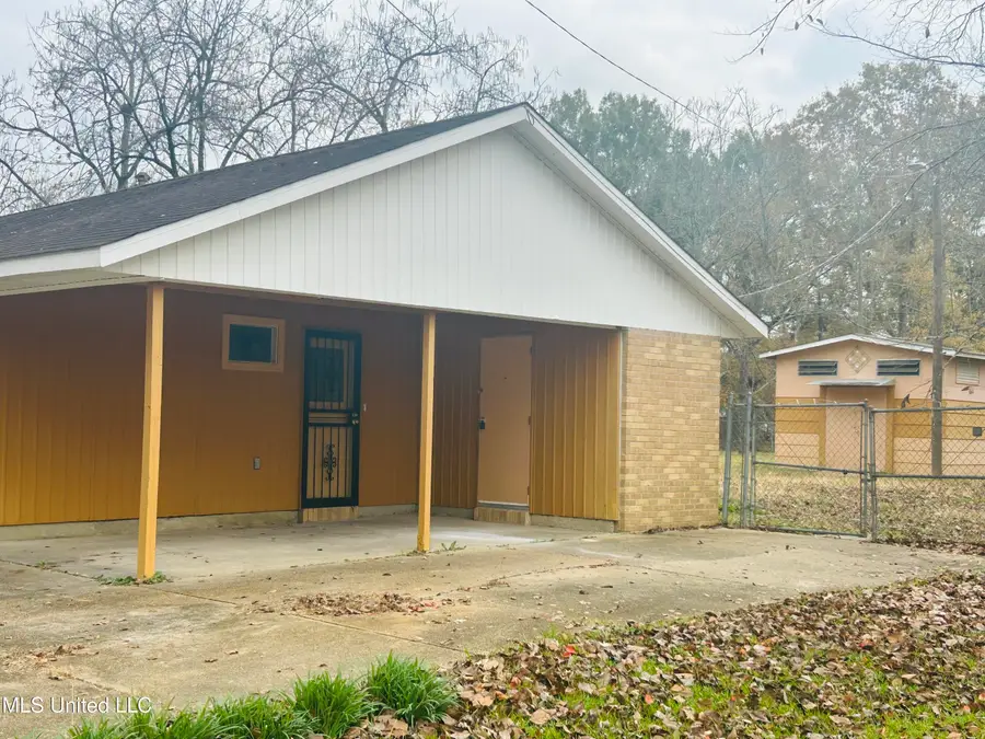 122 Grenada Lane, Greenwood, MS 38930 - Image #2