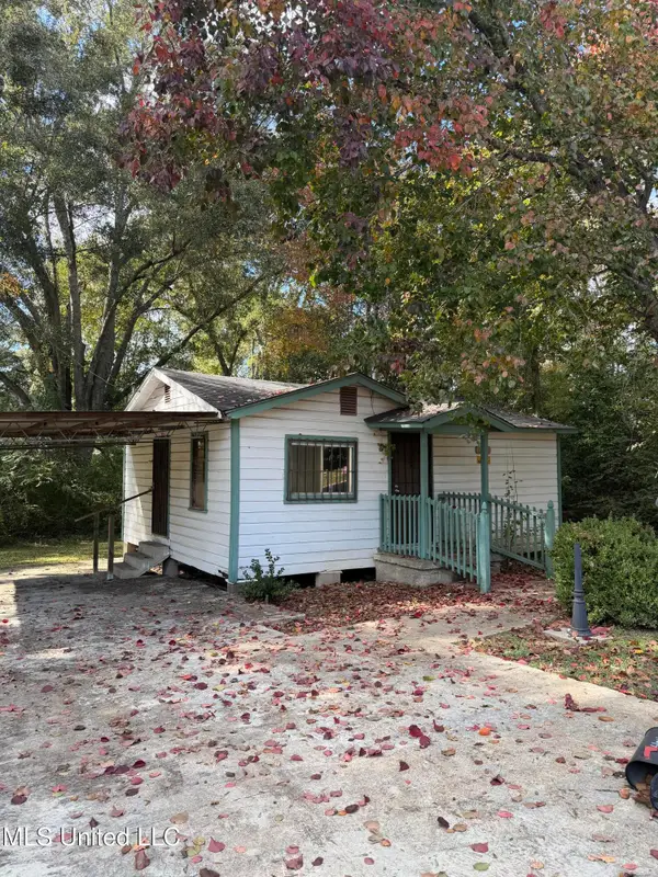 404 S Locust Street, McComb, MS 39648