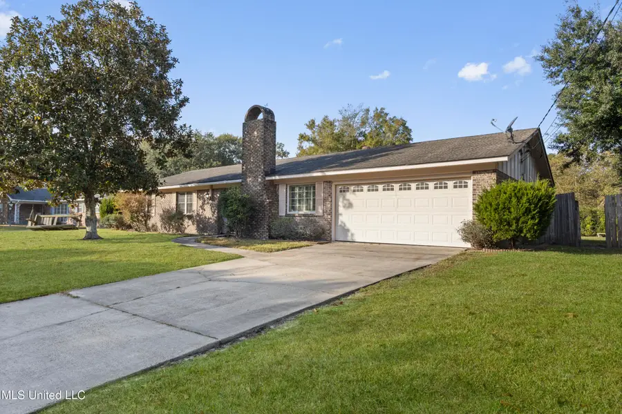 1513 Woodhaven Street, Pascagoula, MS 39581 - Image #2