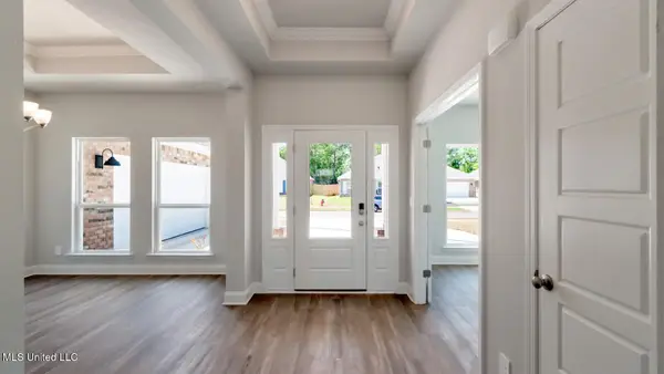 6624 Palm Pointe Drive, Ocean Springs, MS 39564