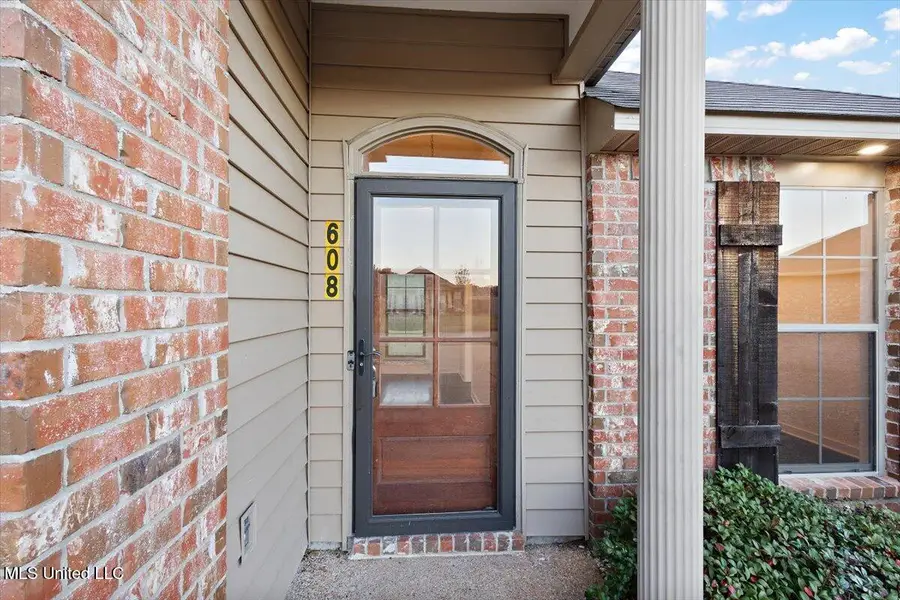 608 Carson Drive, Byram, MS 39272 - Image #3