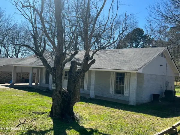 2479 Twisted Oak Drive, Jackson, MS 39212