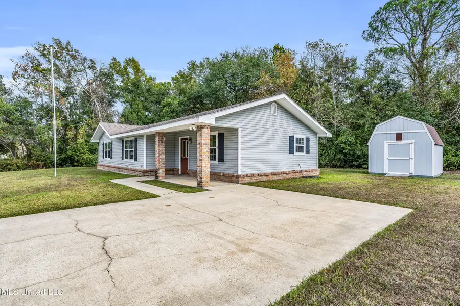 105 Bouslog Street, Bay Saint Louis, MS 39520 - Image #2