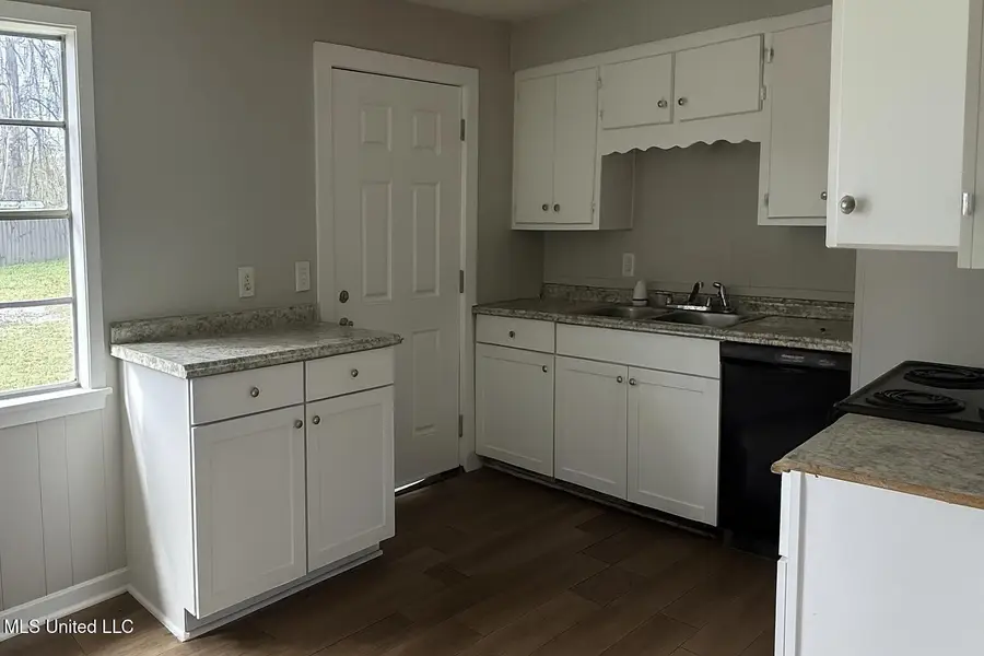 601 W Hill Drive, Jackson, MS 39209 - Image #2