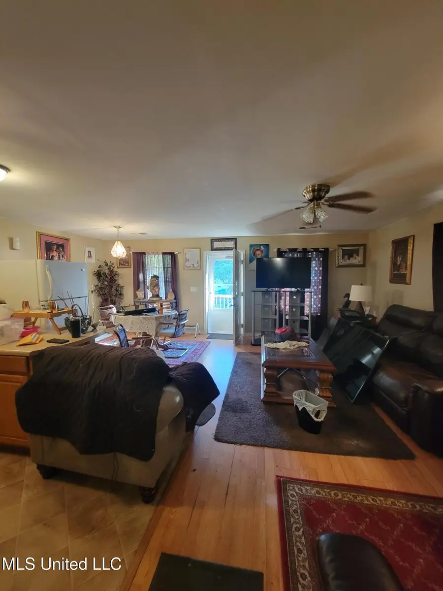 2111 Jackson Avenue, Pascagoula, MS 39567 - Image #3