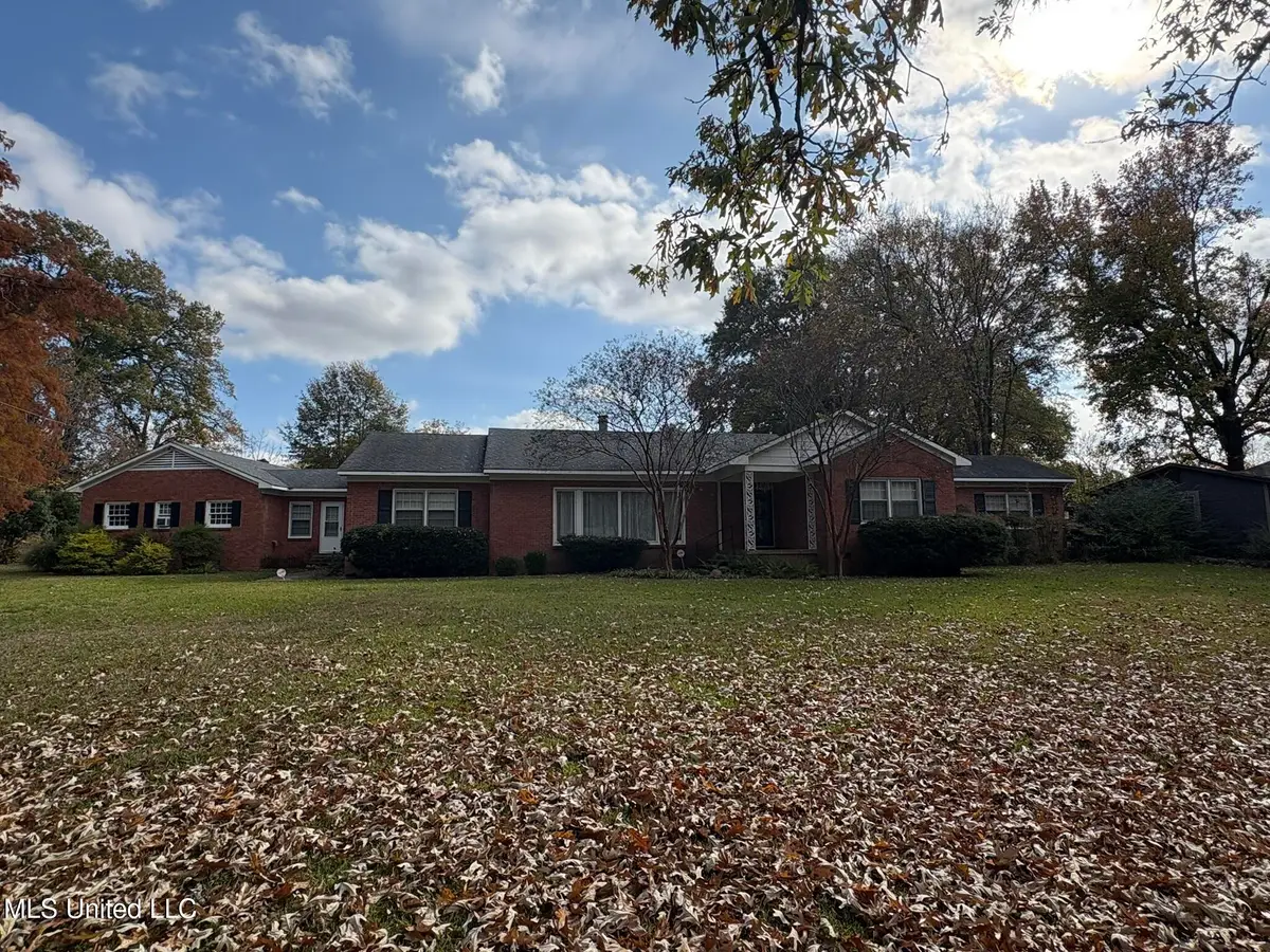 406 Leflore Avenue, Belzoni, MS 39038 - Image #1