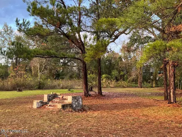 320 Coleman Avenue, Waveland, MS 39576