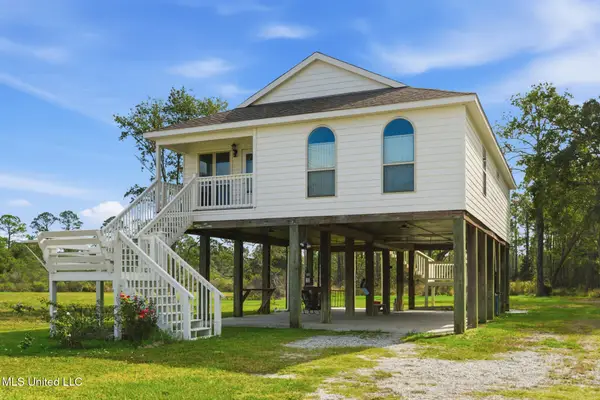 228 E North Street, Pass Christian, MS 39571