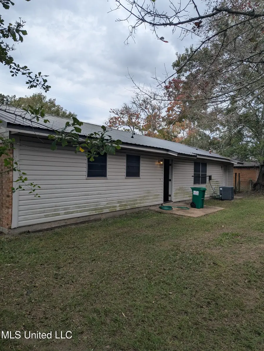 2706 N Martin Street, Pascagoula, MS 39581 - Image #3