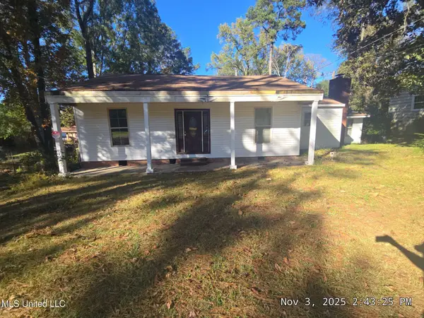 312 W Leavell Woods Drive, Jackson, MS 39212