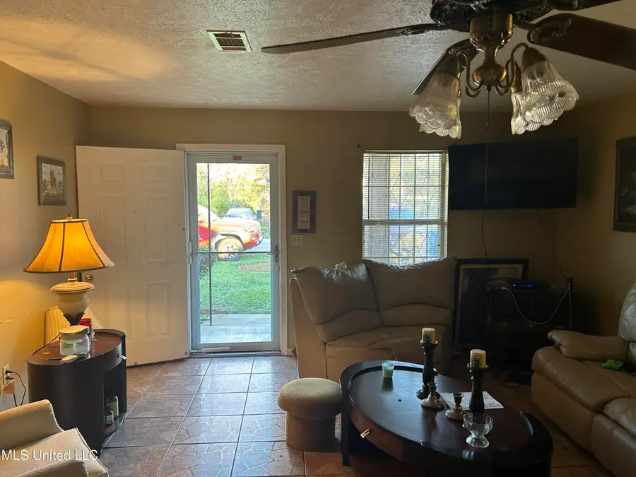 356 Walnut Street, Canton, MS 39046 - Image #3