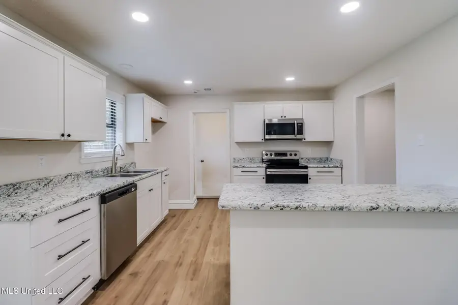 816 Lackland Drive, Biloxi, MS 39532 - Image #2