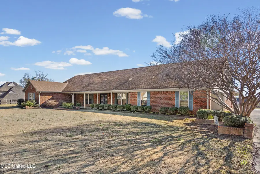1099 W Rasco Road, Southaven, MS 38671 - Image #2